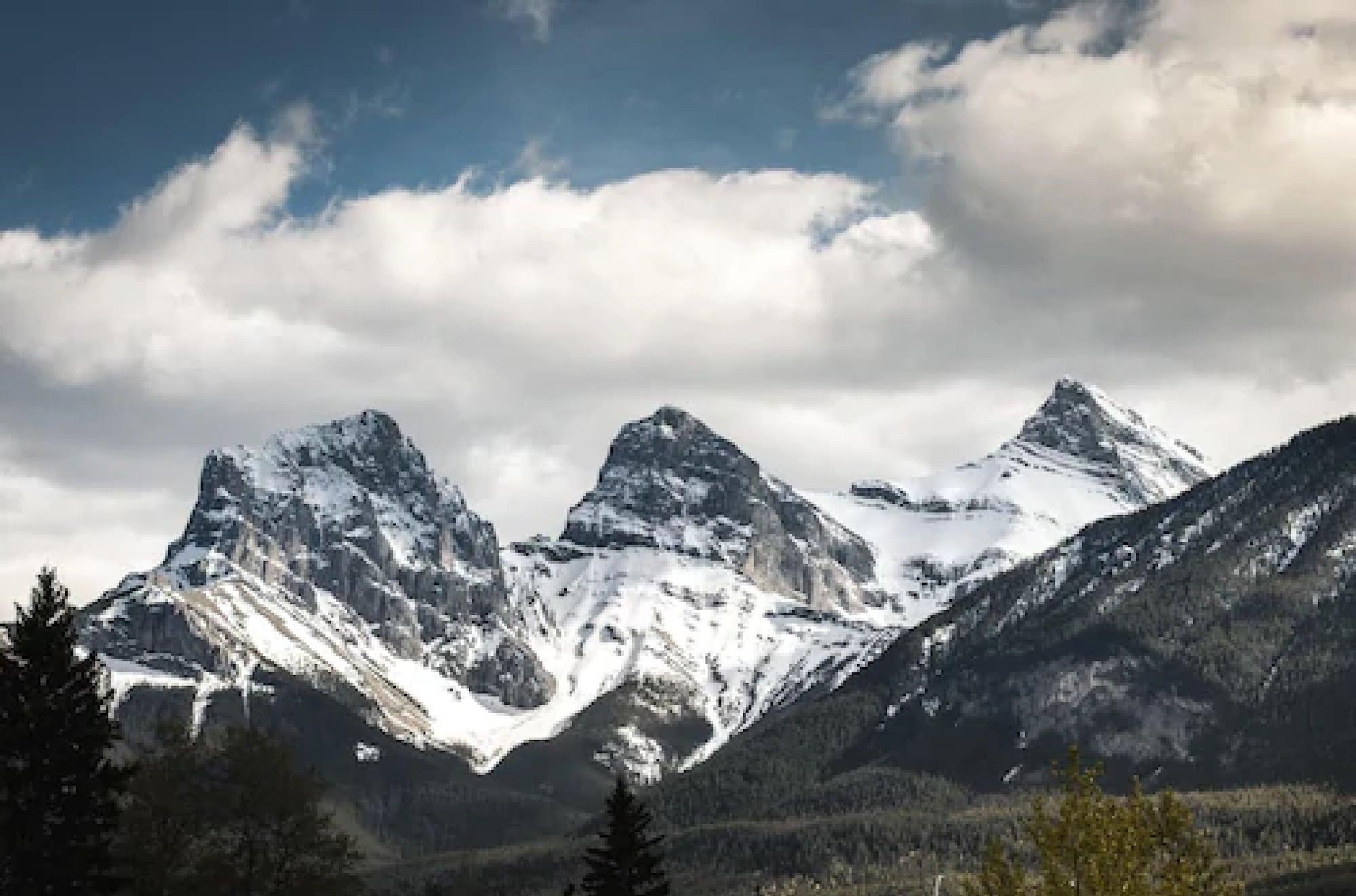 Canmore Rocky Mountain Inn Exterior foto