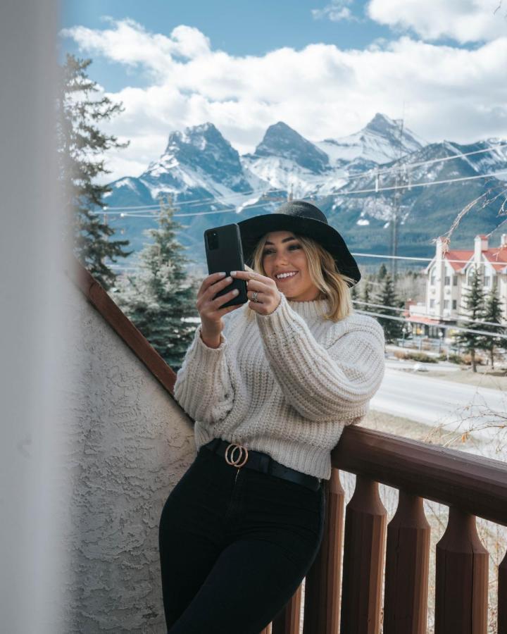 Canmore Rocky Mountain Inn Exterior foto