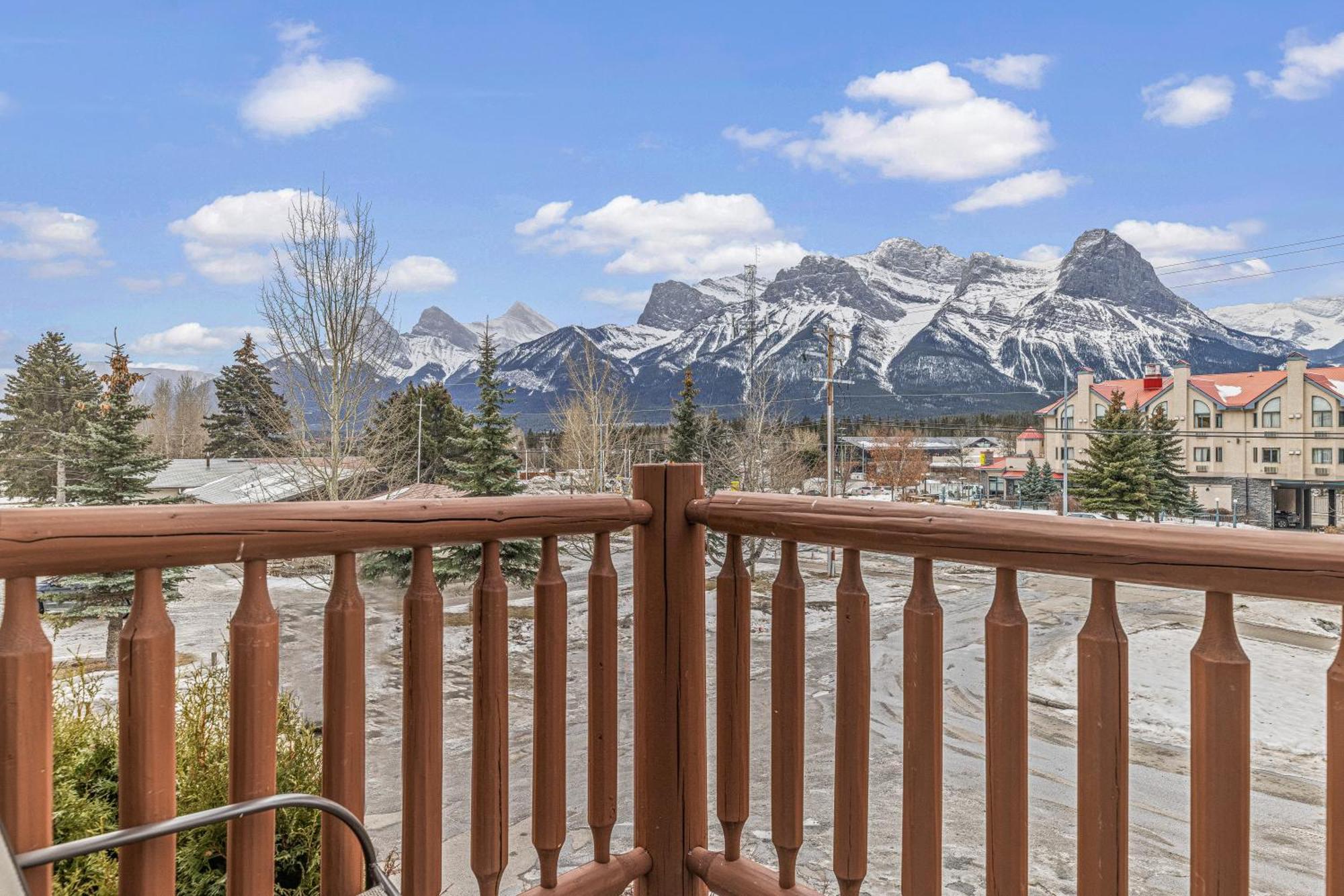 Canmore Rocky Mountain Inn Habitación foto